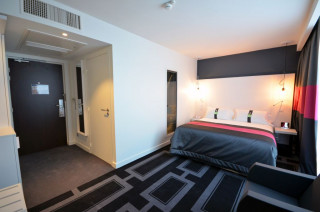 1-holiday-inn-toison-d-or-263137