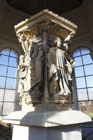 17184-puits-de-moise-office-de-tourisme-de-dijon-matthieu-cheneby-320x480-133203 17184-puits-de-moise-office-de-tourisme-de-dijon-matthieu-cheneby-320x480-133203